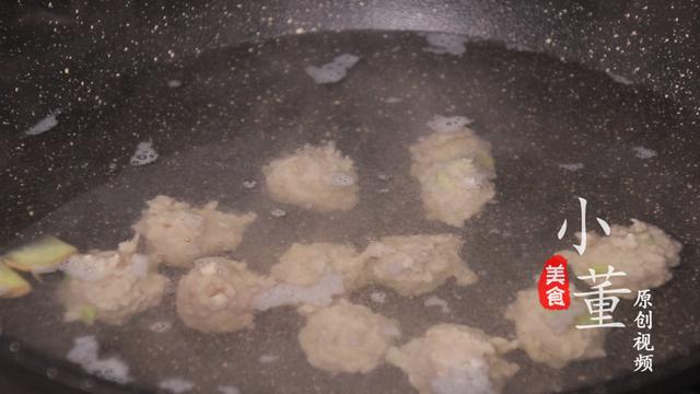 肉丸子汤怎么做好吃，猪肉丸子汤怎么做汤汁才好喝（这才是肉丸子汤正确做法）