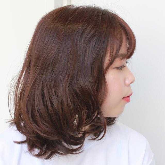 雾棕色头发图片，女生一定要染的显白发色之雾棕色（女生挚爱的发色-雾棕色）