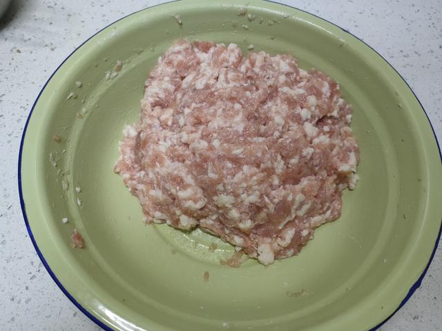 猪肉丸子怎么炸，炸肉丸子怎么炸的又软又香