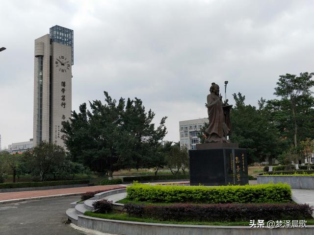 美丽大方的校园，郑州市创新实验学校金桂街校区开展“最美教室”活动