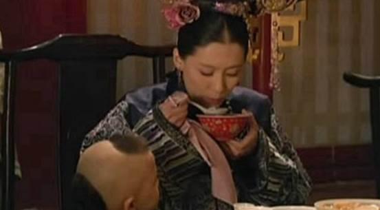 甄嬛传谁毒死的孟静娴，剪秋为什么实名投毒害甄嬛