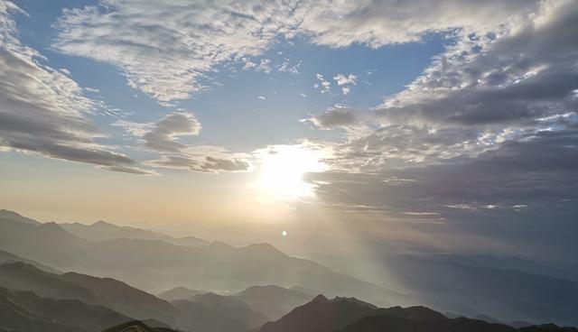 武功山旅游攻略，武功山旅游攻略一日游（江西武功山\u0026仙凤三宝亲子游记）