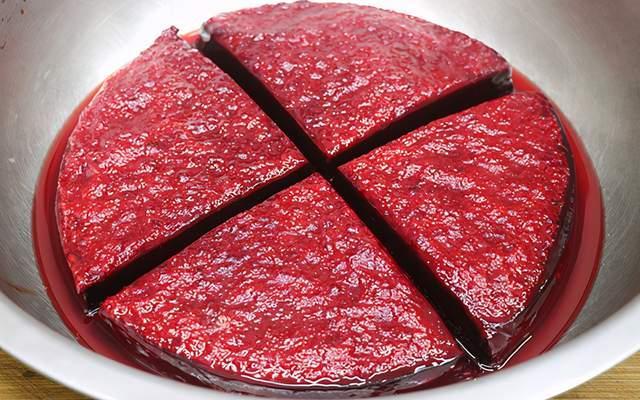 猪血怎么煮才嫩一点，教你用鲜猪血来煮猪血