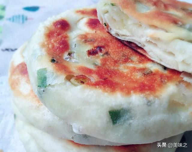 葱油饼正宗做法，葱油饼最正宗的做法酥（葱油饼的简单做法）