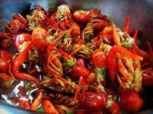 怎么炒小龙虾好吃又简单的做法，在家就能吃过瘾的小龙虾做法大全