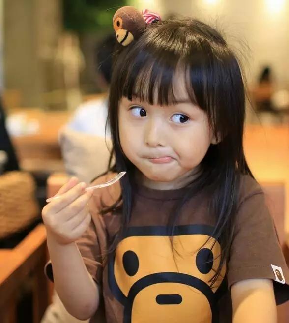 刘楚恬一家三口，小芈月刘楚恬人气不输孙俪