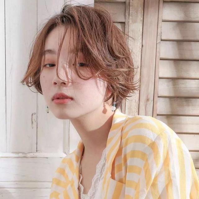 推荐几款女士短发造型，3款适合秋天的短发造型