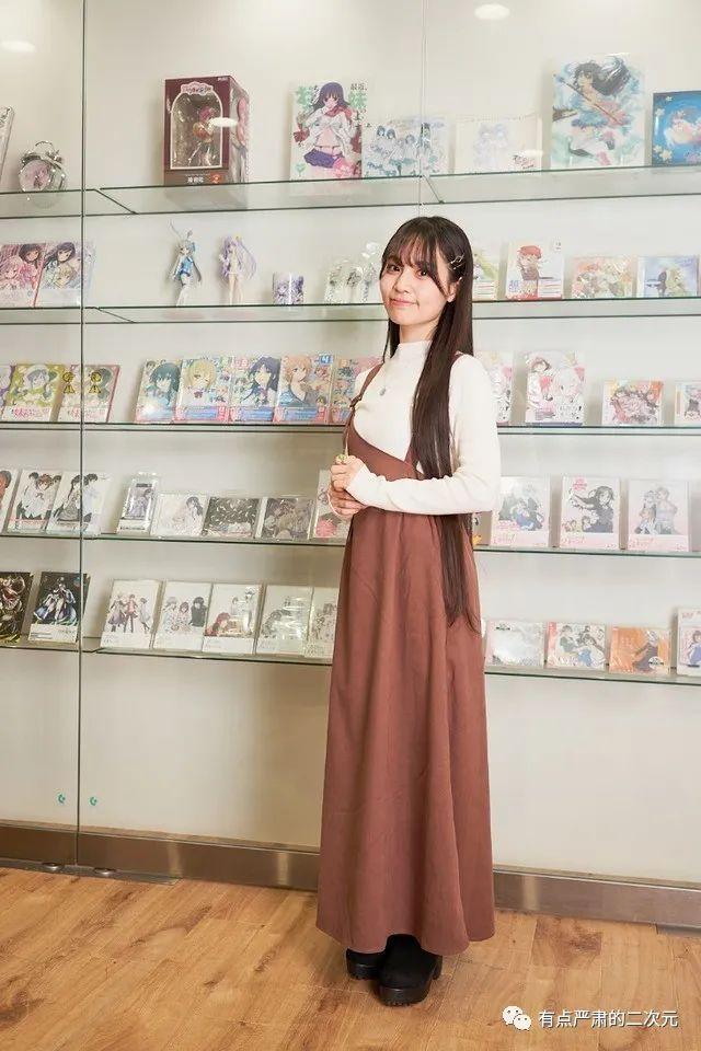 粉蓝两个女生日本动画角色，美动画人矢野茜