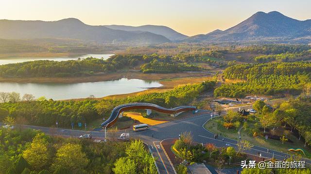 世界闻名的十大魔鬼公路，只有三种颜色溧阳1号公路
