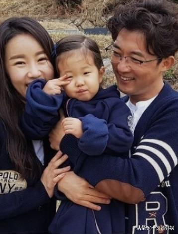 安在旭年轻图片，韩国男明星安在旭现状