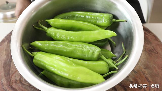 虎皮辣椒怎么做，虎皮辣椒的简易做法