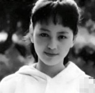 雪姨王琳越来越迷人了，大秀舞姿自信迷人