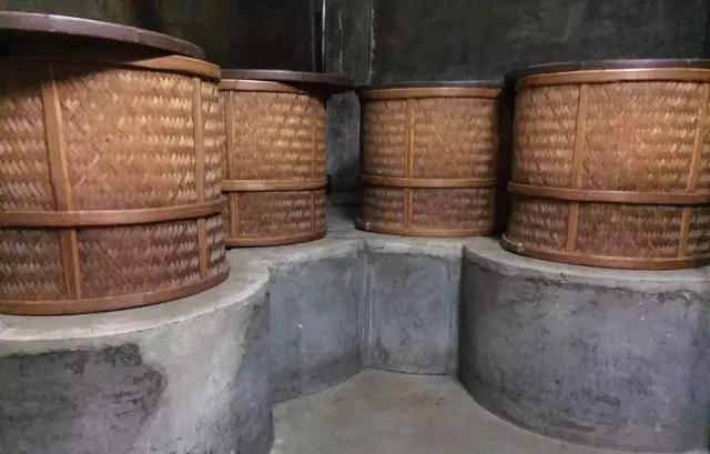 乌岽单丛凤凰鸭屎香价格，极品鸭屎香多少钱一斤呢