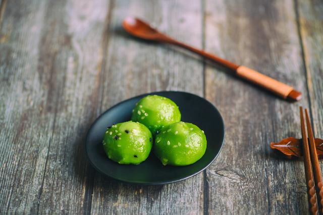 清明节扫墓最好时间段，民间扫墓很讲究