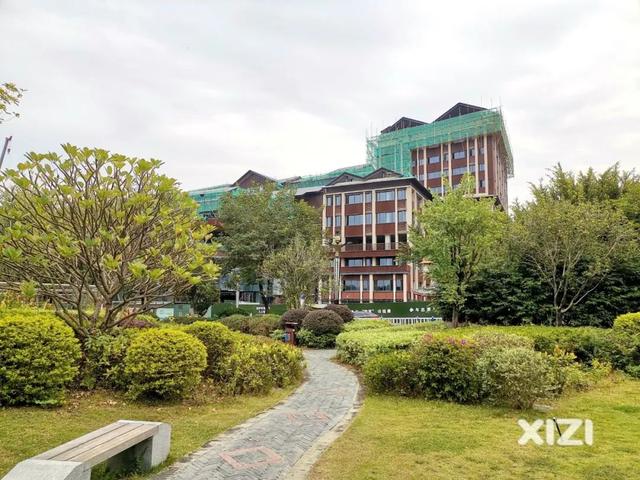 惠州商业步行街，惠州西湖旁一购物中心（惠州大型商业城）