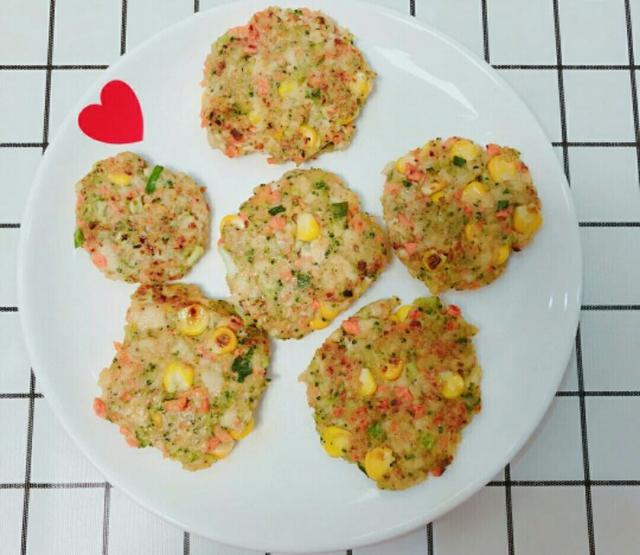 低脂肪高营养鸡肉蔬菜饼，好吃还能帮你掉秤的蔬菜鸡肉饼