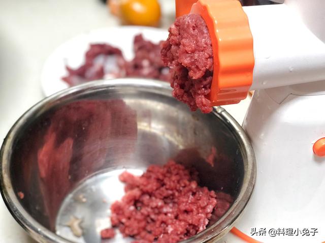 牛肉饺子的正宗做法肉馅，牛肉饺子注意3个步骤