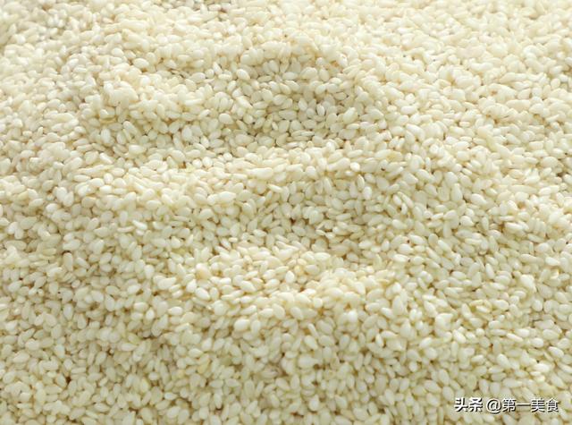 如何在家自制芝麻酱，超简单自制芝麻酱方法