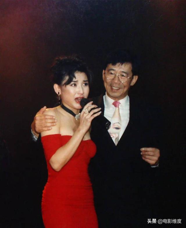 胡枫90岁演唱会，87岁娱乐圈常青树胡枫