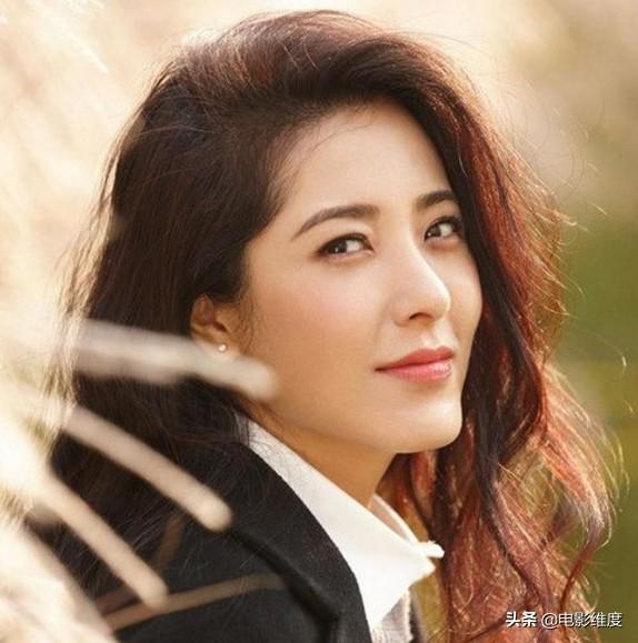 40岁曾黎近照曝光，43岁曾黎容貌艳丽