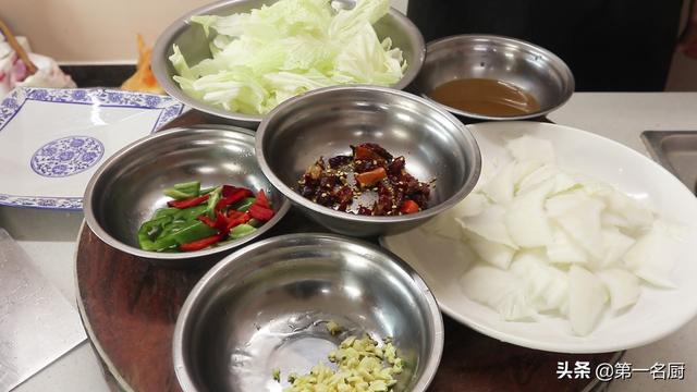 酸辣大白菜的做法，酸辣大白菜做法简单好吃又开胃（酸辣白菜的做法）