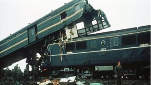 1987年火车相撞事故，回顾87年安卫线列车冲突重大事故
