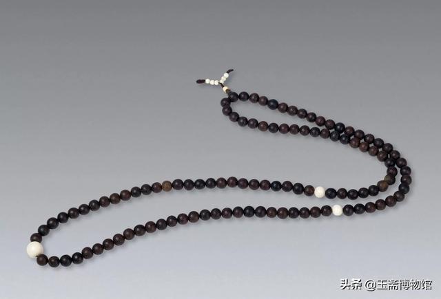 珍贵的绿色佛珠拍卖记录，没想到一串佛珠竟然卖到100万