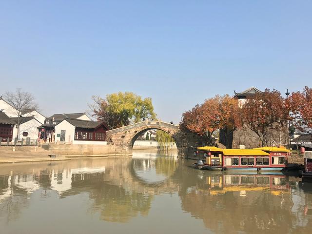 上海到乌镇一日游，从上海出发去杭州苏州乌镇3日游（西塘旅游行程怎样安排最舒服）