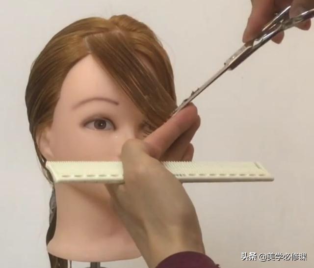 八字刘海怎么剪，如何快速学会剪八字刘海