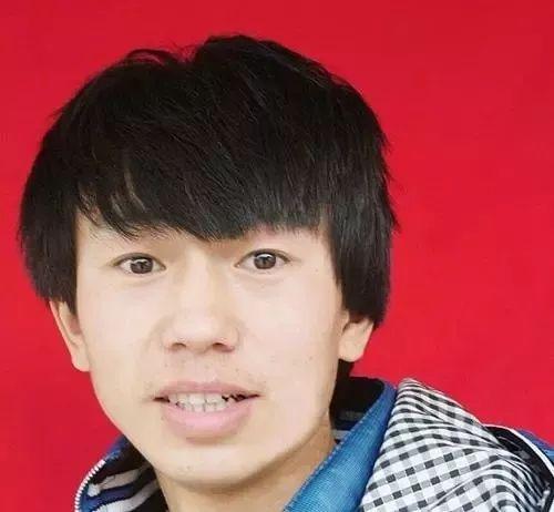 歌手庞麦郎近况如何，直播没挣到钱已回老家