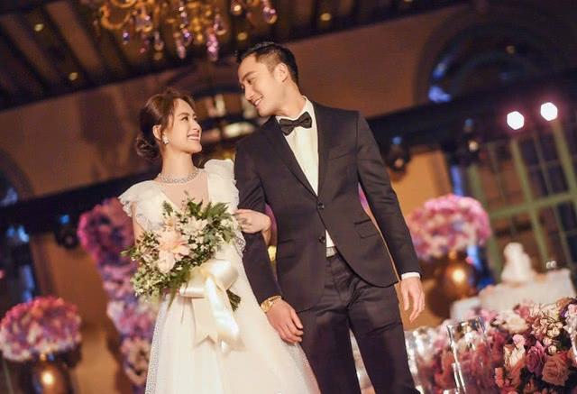 阿嬌離婚後首露面，穿風衣大氣十足五官精緻無死角，哪裡像39歲？ 娛樂八卦吃瓜 第3张