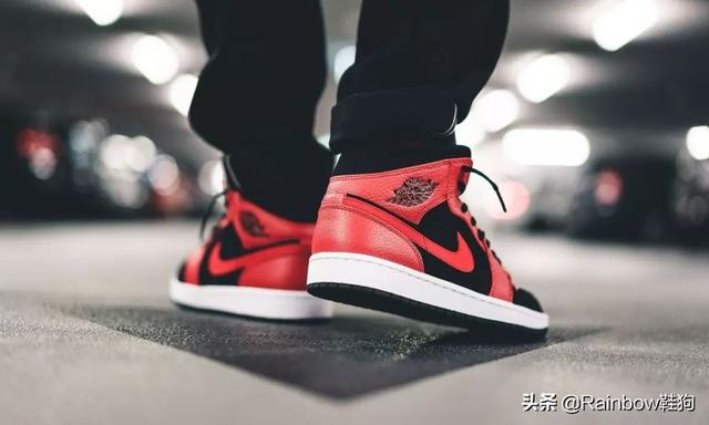 鞋狗们怎么挑AJ1Mid五款好看的AJ1中帮配色盘点，aj1鞋低帮适合什么年龄人穿