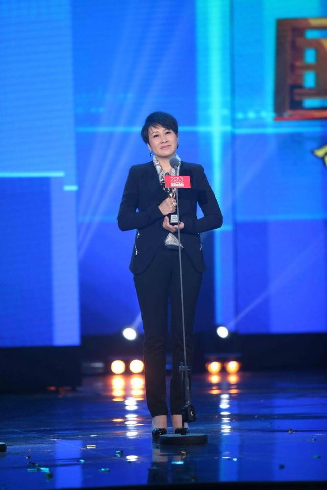 58岁张凯丽谈与丈夫一见钟情，张凯丽节目秀恩爱