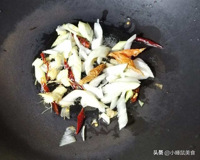 辣爆牛肚丝家常做法，教你超简单爆炒牛肚丝的家常做法