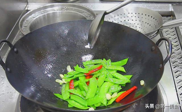 清炒荷兰豆怎么做才好吃窍门，大厨教你清炒荷兰豆