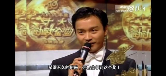 张国荣和刘德华，张国荣与刘德华之间的关系（他们最大的遗憾就是没有跟杨紫琼合作过）