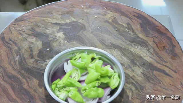 正宗大盘鸡的做法要最简单的方法，大厨教你做家常大盘鸡