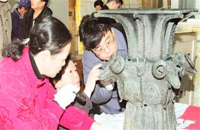 国宝级文物四羊方尊介绍，国宝四羊方尊是如何被发现的