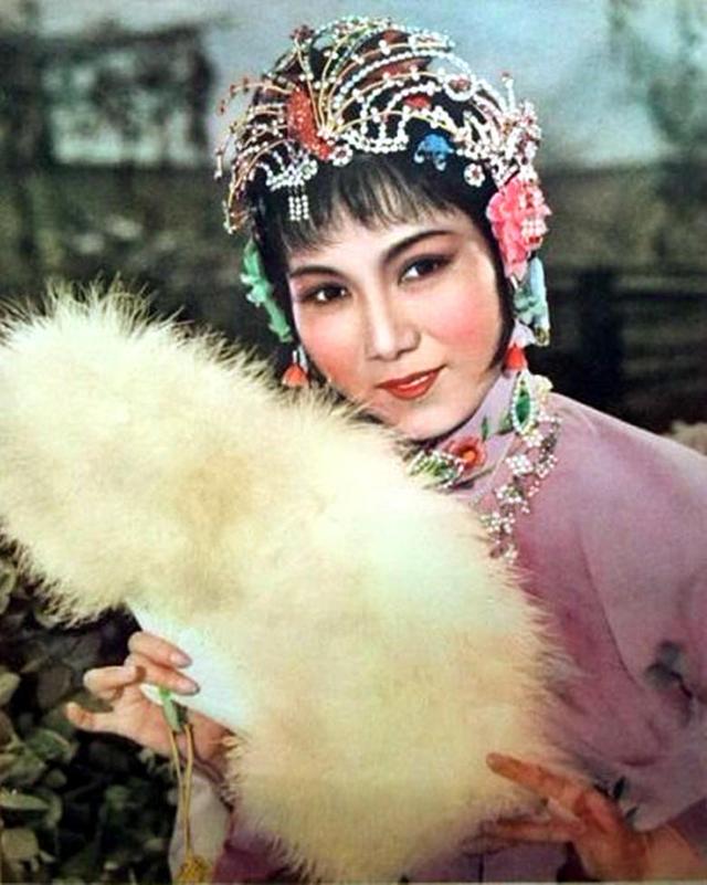 张少华与新凤霞恩怨真相，张少华为什么打凤霞