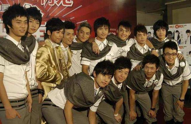 俞灏明魏晨唱歌，魏晨为俞灏明送生日祝福