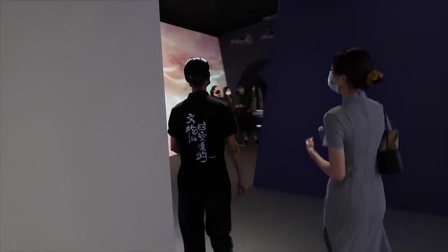 杨凯雯赵琦君红毯，奇闻CP的生活气息好浓