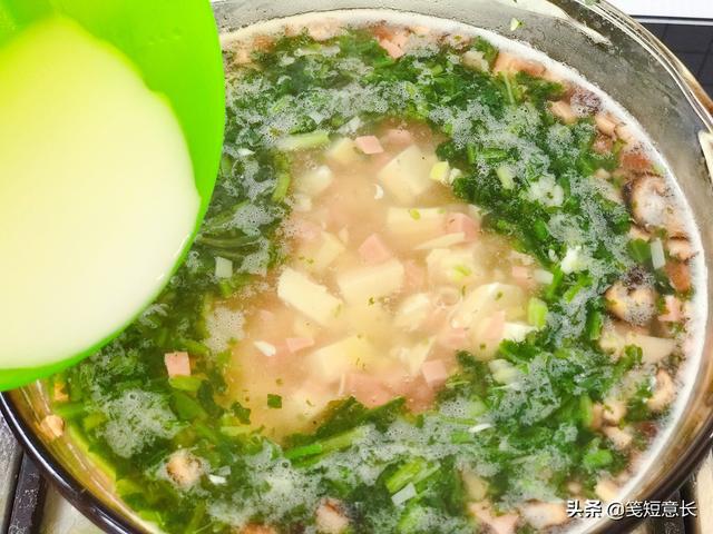 秋天荠菜汤家常做法，吃鱼吃肉不如多喝荠菜汤