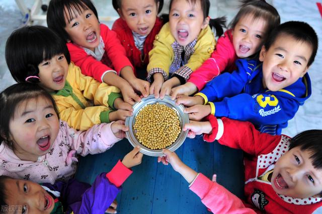 隔代育儿有哪些特点,隔代教育优缺点大对比 隔代育儿有哪些特点,隔代教育优缺点大对比