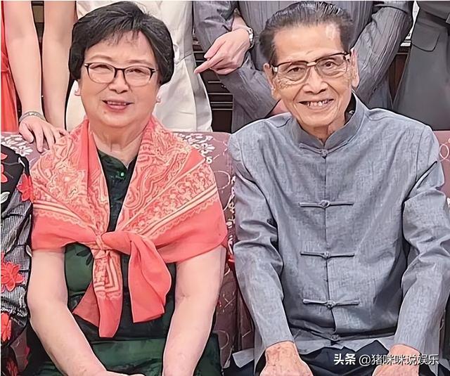 康伯龚锦堂现实的儿女，《外来媳妇本地郎》“康伯”病逝