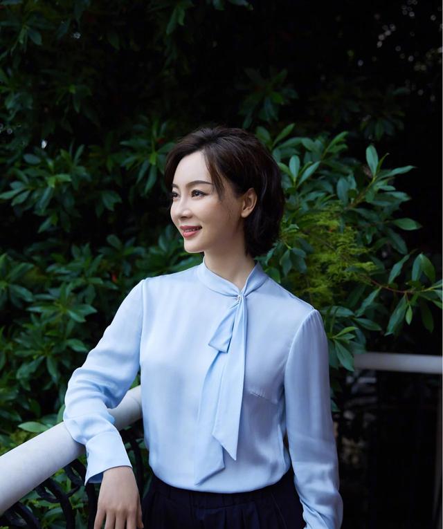 44岁陈数最美图，44岁陈数近照气质惊艳