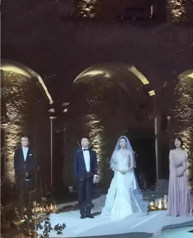 张默与童谣是现在很红的童谣吗，同样是见证童谣蜕变的人