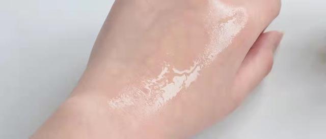 胜肽蓝色精华抗衰老，抗衰进入“温和高效”时代