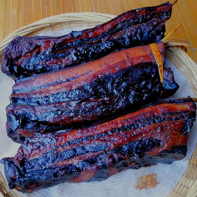 如何在家自制熏腊肉，在家做自己做熏腊肉很简单