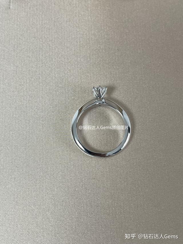 钻戒是什么材质，一般钻戒戒托是什么材质