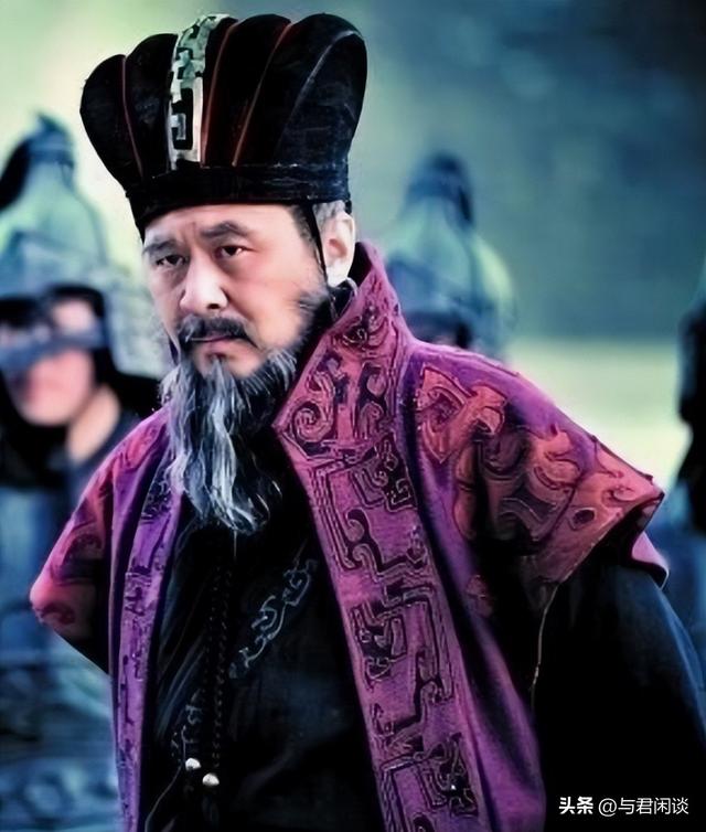 三国演义中曹操介绍，三国演义中的曹操